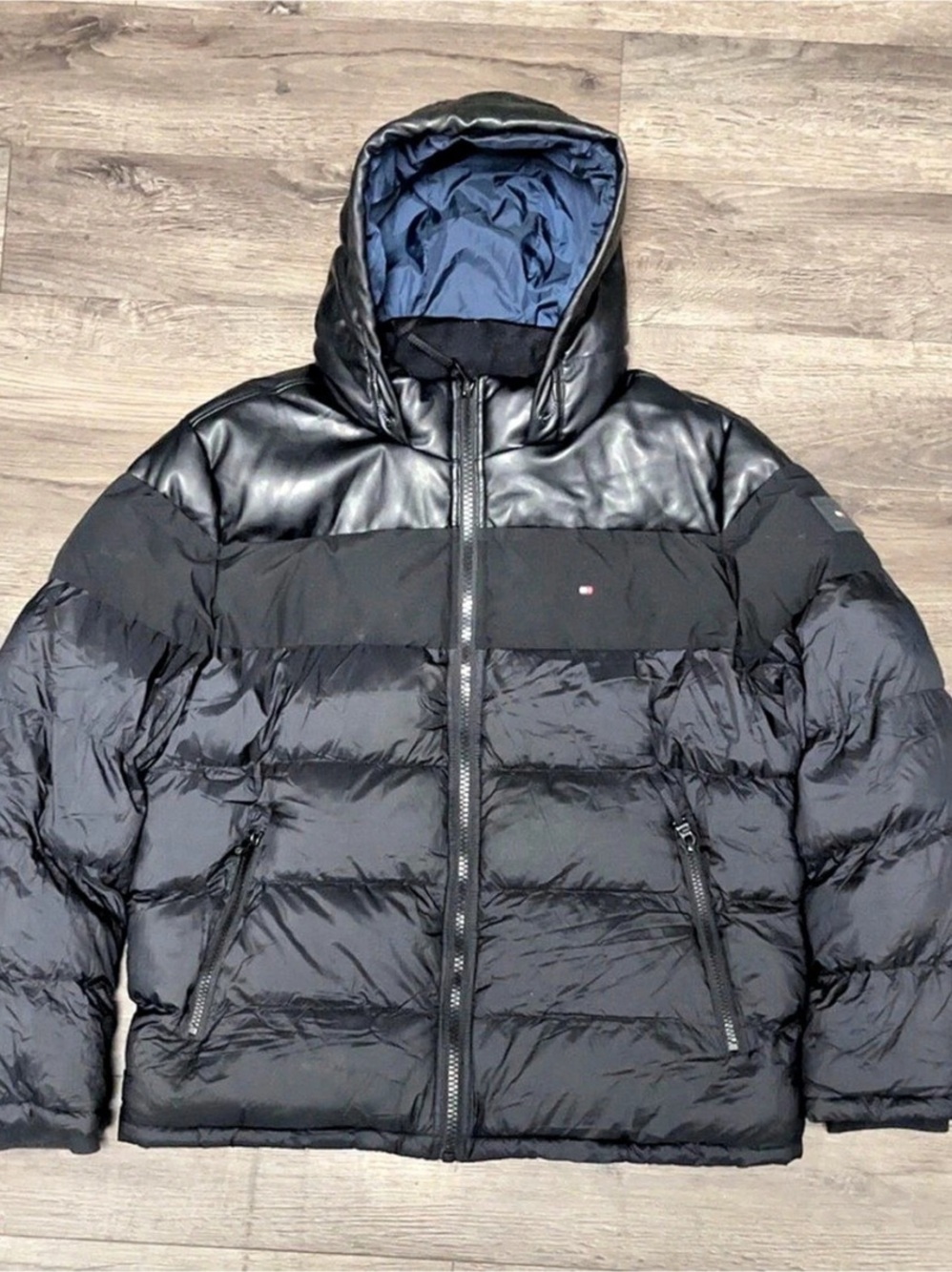 Tommy Hilfiger Men's Black & Blue Hooded Puffer Jacket Like New